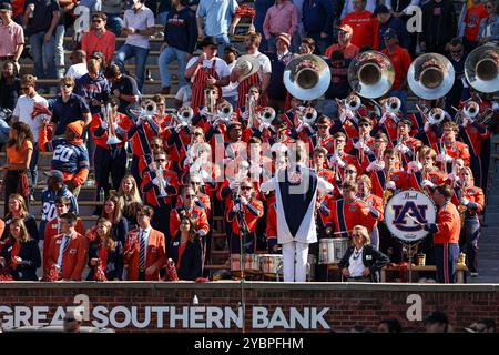 Columbia, Missouri, Stati Uniti. 19 ottobre 2024. La band degli Auburn Tigers si esibisce durante una partita contro i Missouri Tigers al Memorial Stadium di Columbia, Missouri. David Smith/CSM/Alamy Live News Foto Stock