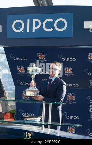 Ascot, Berkshire, Regno Unito. 19 ottobre 2024. Il Trainer Aidain o'Brien è stato premiato oggi con il Champion Flat Trainer 2024 all'Ascot Racecourse nel Berkshire, in occasione del QIPCO British Champions Day 2024. Aidan ha incastrato il suo quarantamila vincitore un anno fa. Aidan è stato il Champion Trainer in Gran Bretagna sette volte, anche quest'anno. Crediti: Maureen McLean/Alamy Live News Foto Stock