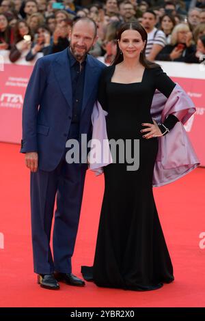 Roma, Italia. 19 ottobre 2024. Ralph Fiennes (l) e Juliette Binoche (r) assistono al Red carpet del film "il ritorno" al Rome Film Fest 2024 all'Auditorium Parco della musica. Credito: SOPA Images Limited/Alamy Live News Foto Stock