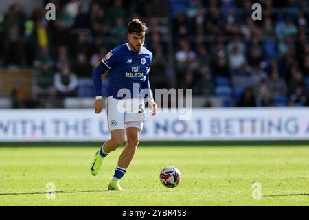 Cardiff, Regno Unito. 19 ottobre 2024. Ollie Tanner della città di Cardiff in azione. Partita del campionato EFL Skybet, Cardiff City contro Plymouth Argyle al Cardiff City Stadium di Cardiff, Galles, sabato 19 ottobre 2024. Questa immagine può essere utilizzata solo per scopi editoriali. Solo per uso editoriale, foto di Andrew Orchard/Andrew Orchard fotografia sportiva/Alamy Live news credito: Andrew Orchard fotografia sportiva/Alamy Live News Foto Stock