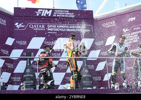 MELBOURNE, AUSTRALIA. 20 ottobre 2024. Nella foto: Fermin Aldeguer, 54° della Spagna, in sella a uno speedup Racing durante le celebrazioni del podio in Moto2 al Qatar Airways Australian Motorcycle Grand Prix 2024 tenutosi sul circuito di Phillip Island. Crediti: Karl Phillipson/Alamy Live News Foto Stock