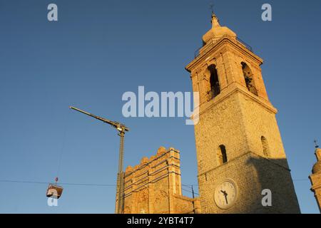 Recupero dopo il terremoto della Collegiata di San Ginesio Macerata Foto Stock