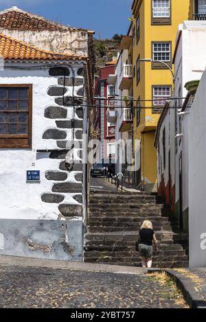 Santa Cruz de la Palma, Spagna, 13 agosto 2021: Case tipiche nel tradizionale quartiere la Canela a Santa Cruz de la Palma, Isole Canarie, Spagna, Foto Stock