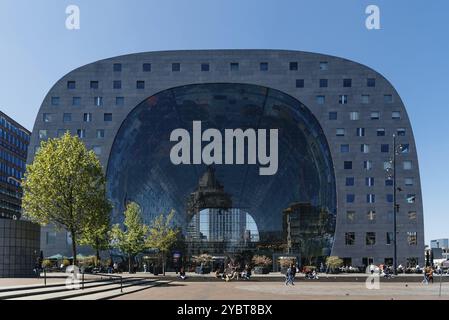 Rotterdam, Paesi Bassi, 8 maggio 2022: Markthal Rotterdam Building di MVRDV Architects Foto Stock