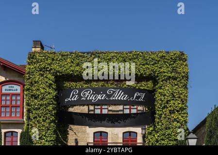 Haro, Spagna, 6 agosto 2020: Ingresso alla cantina la Rioja alta, Europa Foto Stock