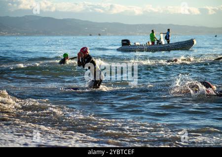 TORREMOLINOS, SPAGNA - 17 OTTOBRE 2024: Finale dei Campionati mondiali di triathlon a Torremolinos, Spagna, il 17 ottobre 2024 Foto Stock