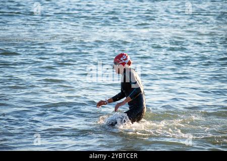 TORREMOLINOS, SPAGNA - 17 OTTOBRE 2024: Finale dei Campionati mondiali di triathlon a Torremolinos, Spagna, il 17 ottobre 2024 Foto Stock