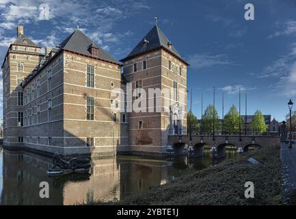 Il castello di Turnhout, noto castello dei duchi di Brabante, si trova nel centro della città con lo stesso nome, nella provincia di Anversa in Flemish regi Foto Stock