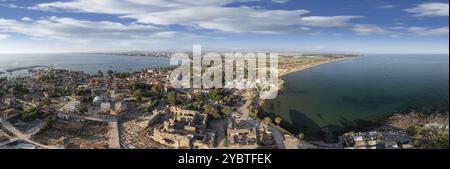 Vista aerea dall'alto con drone dell'antica città laterale, la provincia di Antalya in Turchia Foto Stock