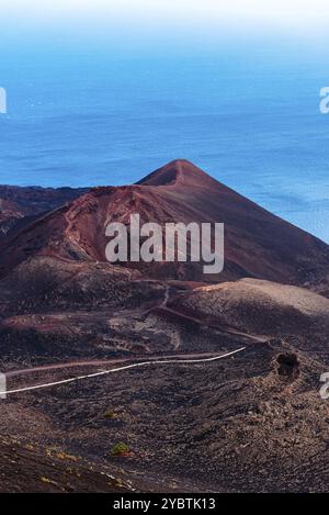 Cono di cenere di Vulcano Teneguia nell'isola di la Palma, una delle Isole Canarie, nella zona del vulcano Cumbre Vieja Foto Stock