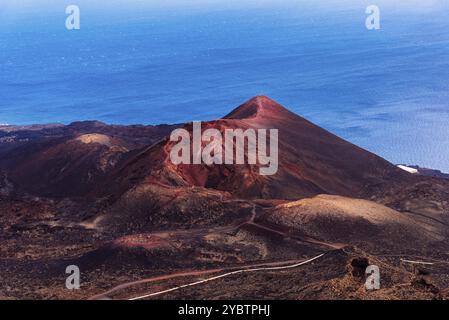 Cono di cenere di Vulcano Teneguia nell'isola di la Palma, una delle Isole Canarie, nella zona del vulcano Cumbre Vieja Foto Stock