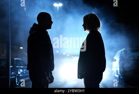 ADELE EXARCHOPOULOS e FRANCESCO CIVIL in BEATING HEARTS (2024) - titolo originale: L'AMOUR OUF -, diretto da GILLES LELLOUCHE. Crediti: Chi-Fou-mi Productions / album Foto Stock