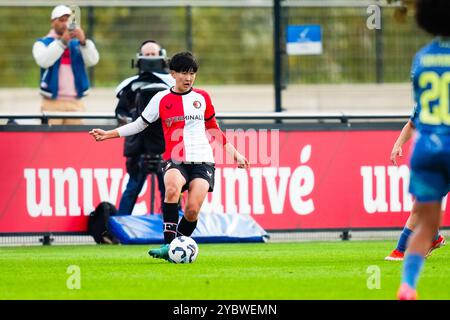 Rotterdam - Togo Koga del Feyenoord Rotterdam durante il quarto round dell'Azerion Vrouwen Eredivisie nella stagione 2024/2025. La partita è ambientata tra Feyenoord V1 e Ajax V1 a Varkenoord il 20 ottobre 2024 a Rotterdam, nei Paesi Bassi. (VK Sportphoto/Danny de Groot) Foto Stock