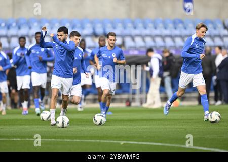 Zakaria El Ouahdi di Genk e Matte Smets di Genk nella foto prima di una partita di calcio tra KRC Genk e STVV, domenica 20 ottobre 2024 a Genk, il giorno 11 della stagione 2024-2025 della prima divisione del campionato belga 'Jupiler Pro League'. BELGA FOTO JOHAN EYCKENS Foto Stock