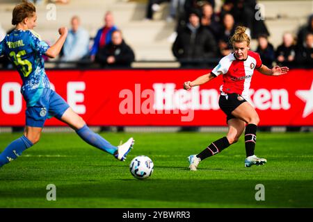 Rotterdam - Esmee de Graaf del Feyenoord Rotterdam durante il quarto round dell'Azerion Vrouwen Eredivisie nella stagione 2024/2025. La partita è ambientata tra Feyenoord V1 e Ajax V1 a Varkenoord il 20 ottobre 2024 a Rotterdam, nei Paesi Bassi. (VK Sportphoto/Danny de Groot) Foto Stock