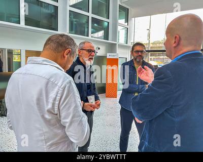 Issy-les-Moulineaux, Francia, ParisSanté Campus, edificio della società di avviamento medico, ONG AIDS Organization, 40th Anniversary, Colloque, Foto Stock