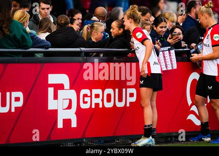 Rotterdam - Esmee de Graaf del Feyenoord Rotterdam durante il quarto round dell'Azerion Vrouwen Eredivisie nella stagione 2024/2025. La partita è ambientata tra Feyenoord V1 e Ajax V1 a Varkenoord il 20 ottobre 2024 a Rotterdam, nei Paesi Bassi. (VK Sportphoto/Danny de Groot) Foto Stock