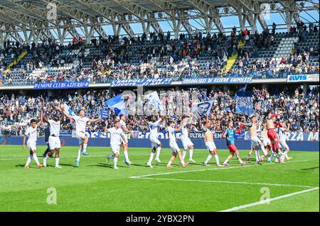 Napoli squadra sotto tifosi dopo la partita durante Empoli FC vs SSC Napoli, partita di serie A italiana a Empoli, 20 ottobre 2024 Foto Stock