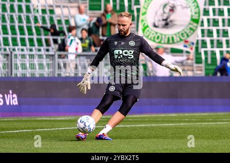 Groninga, Paesi Bassi. 20 ottobre 2024. GRONINGA, PAESI BASSI - 20 OTTOBRE: Il portiere Hidde Jurjus del Groningen si scalda durante la partita olandese Eredivisie tra FC Groningen e FC Utrecht all'Euroborg il 20 ottobre 2024 a Groningen, Paesi Bassi. (Foto di Pieter van der Woude/Orange Pictures) credito: Orange Pics BV/Alamy Live News Foto Stock