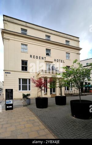 The Regent Hotel, The Parade, Royal Leamington Spa, Warwickshire, Inghilterra, REGNO UNITO Foto Stock