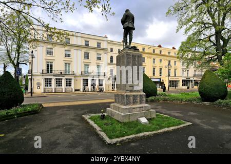 War Memorial in Parade Gardens, Royal Leamington Spa, Warwickshire, Inghilterra, Regno Unito Foto Stock