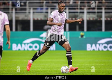 Milano, Italie. 19 ottobre 2024. Isaak TOURE dell'Udinese calcio durante la partita di campionato italiano di serie A tra AC Milan e Udinese calcio il 19 ottobre 2024 allo stadio San Siro di Milano - foto Matthieu Mirville (F Bertani)/DPPI Credit: DPPI Media/Alamy Live News Foto Stock