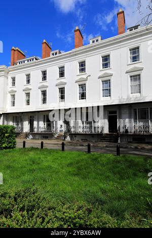 Architettura neoclassica vittoriana a Landsdowne Crescent, Leamington Spa Town, Warwickshire County, Inghilterra, Regno Unito Foto Stock