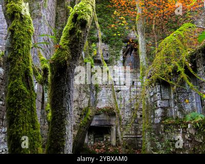 Le rovine del castello di Buchanan, Scozia, Regno Unito Foto Stock