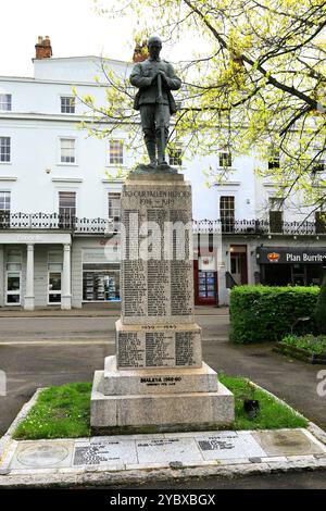 War Memorial in Parade Gardens, Royal Leamington Spa, Warwickshire, Inghilterra, Regno Unito Foto Stock