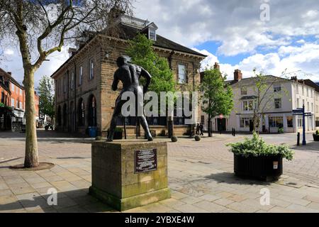 La statua di Randolph Turpin in Market Place, Warwick Town, Warwickshire, Inghilterra, Regno Unito Foto Stock