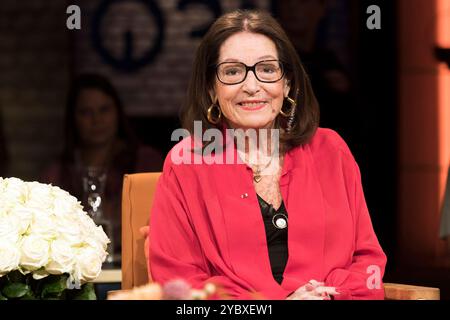 Nana Mouskouri im Bild: Nana Mouskouri - Musikerin DEU, Brema, radio Brema, 3nach9, Live-Aufzeichnung vom 18.10.2024 *** Nana Mouskouri nella foto Nana Mouskouri musicista DEU, Brema, radio Brema, 3nach9, registrazione dal vivo dal 18 10 2024 Foto Stock