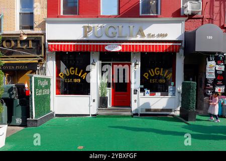 Puglia, 189 Hester St, New York. Foto del punto vendita di New York di un ristorante italo-americano nel quartiere Little Italy di Manhattan. Foto Stock