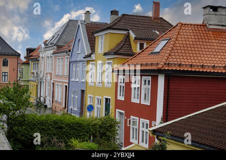 Bergen, Norvegia 8 settembre 2024 la colorata comunità Klosteret di Òold townÓBergen. Foto Stock