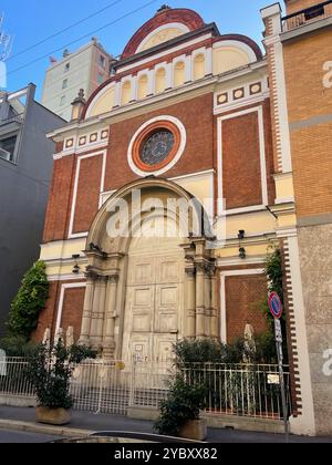 Vecchia chiesa di San Giuseppe della Pace lungo via Piero della Francesca a Milano, Lombardia, italia Foto Stock
