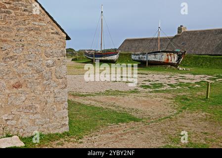 Costa di Meneham, villaggio di pescatori e raccoglitori di alghe, Kerlouan, Finistere, Bretagne, Francia, Europa Foto Stock