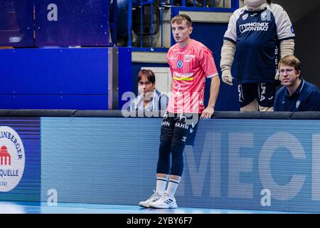 Lemgo, Deutschland. 20 ottobre 2024. Nico Bacani (TVB Stuttgart, #02) ist enttaeuscht/unzufrieden GER, TBV Lemgo Lippe vs. TVB Stuttgart, Handball, 1. Bundesliga, 7 anni. Spieltag, Spielzeit 2024/2025, 20.10.2024 foto: Eibner-Pressefoto/Jan Rollinger credito: dpa/Alamy Live News Foto Stock