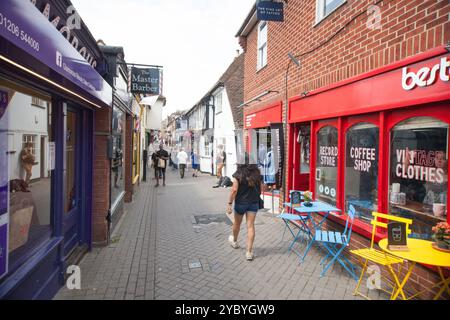 Vista sui negozi di ELD Lane a Colchester, Essex nel Regno Unito Foto Stock