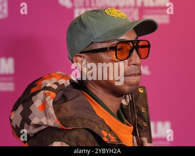 Pharrell Williams partecipa alla proiezione di gala di chiusura del BFI London Film Festival di Piece by Piece alla Royal Festival Hall, Southbank Centre di Londra. Data foto: Domenica 20 ottobre 2024. Foto Stock