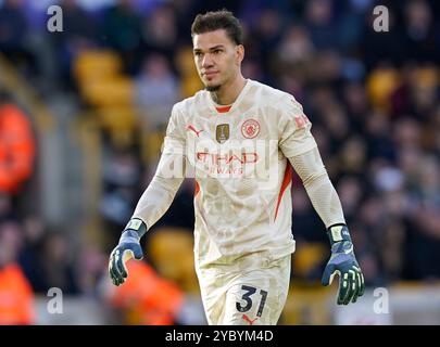 Wolverhampton, Regno Unito. 20 ottobre 2024. Ederson del Manchester City durante la partita di Premier League al Molineux, Wolverhampton. Il credito per immagini dovrebbe essere: Andrew Yates/Sportimage Credit: Sportimage Ltd/Alamy Live News Foto Stock