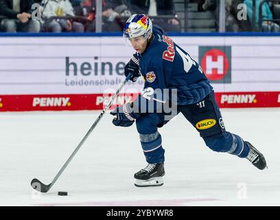 Yasin Ehliz (EHC Red Bull Muenchen, #42) erzielte das Tor zum 4:0. GER, EHC Red Bull Muenchen gegen Nuernberg Ice Tigers, Eishockey, DEL, 11. Spieltag, Saison 2024/2025, 20.10.2024. Foto: Eibner-Pressefoto/Heike Feiner Foto Stock