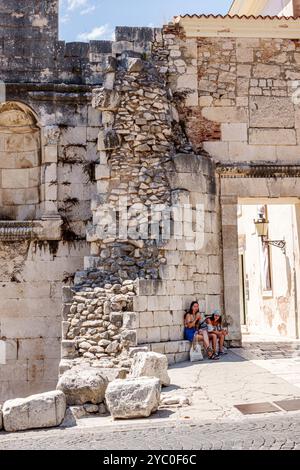 Spalato Croazia, città vecchia, porta d'argento Srebrena vrata, monumento storico, Palazzo di Diocleziano ingresso Dioklecijanova palaca, dettagli architettonici romani, CR Foto Stock