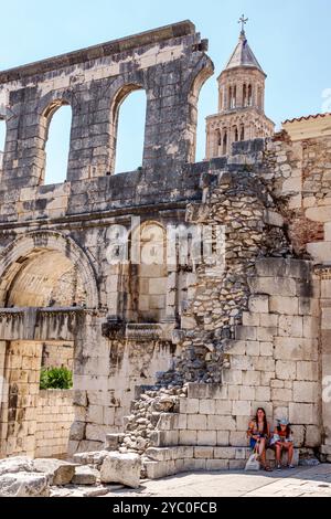 Spalato Croazia, città vecchia, porta d'argento Srebrena vrata, monumento storico, Palazzo di Diocleziano ingresso Dioklecijanova palaca, dettaglio architettonico romano, sa Foto Stock