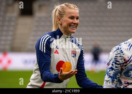 L'ADA Hegerberg dell'Olympique Lyonnais si scalda davanti al campionato francese femminile#39, la partita di calcio Arkema Premier Ligue tra il Paris FC e l'Olympique Lyonnais il 20 ottobre 2024 allo stadio Sebastien Charlety di Parigi, in Francia Foto Stock