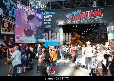 Il 20 ottobre 2024 si può visitare il New York Comic con 2024 al Jacob Javits Center di New York City, Stati Uniti. Il New York Comic con è la più grande convention di cultura pop della East Coast e l'unica che si svolge nel fumetto, nell'editoria, nei media e nella capitale mondiale delle licenze - Gotham City. (Foto di Gordon Donovan) Foto Stock