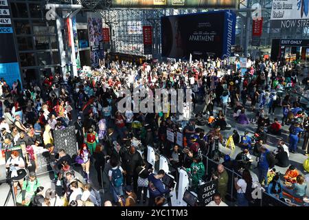 New York, Stati Uniti. 20 ottobre 2024. Il 20 ottobre 2024 si può visitare il New York Comic con 2024 al Jacob Javits Center di New York City, Stati Uniti. Il New York Comic con è la più grande convention di cultura pop della East Coast e l'unica che si svolge nel fumetto, nell'editoria, nei media e nella capitale mondiale delle licenze - Gotham City. (Foto di Gordon Donovan) credito: NurPhoto SRL/Alamy Live News Foto Stock