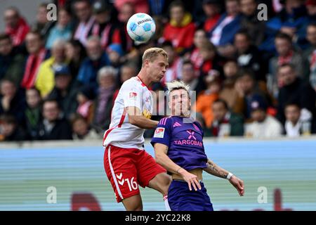 Ratisbona, Germania. 19 ottobre 2024. Fussball; Spieltag 09; 2. Bundesliga; Saison 2024/2025; Jahn Regensburg gegen fortuna Düsseldorf AM 19.10.2024 a Ratisbona UBz: 16 Louis Breunig, links Jahn Regensburg, gegen Felix Klaus, fortuna Düsseldorf. Credito: dpa/Alamy Live News Foto Stock