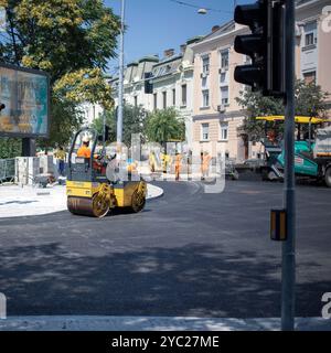 Belgrado, Serbia, 14 agosto 2023: Ricostruzione della via principale (Glavna Ulica) a Zemun Foto Stock