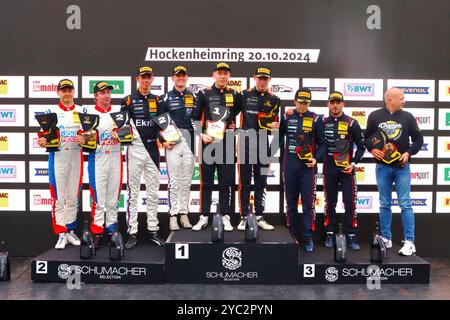 Siegerpodium Hockenheimring Rennen 2, von links: Jonas Karklys (LIT) / Pablo Schumm (DEU), #8, Audi R8 LMS GT3 Evo2, Team: LIQUI Moly Team Engstler by Nordpass (DEU), Leon Koehler (DEU) / Maxime Oosten 2024 (NDL), #54, BMW M4 GT3 296 Emil Frey Racing (CHE), und Klaus Landgraf (Teamchef Landgraf Motorsport) Motorsport, ADAC GT Mast Foto Stock