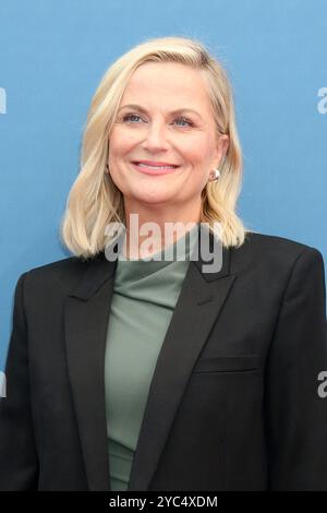 20 ottobre 2024 ca. Amy Poehler all'arrivo per il Newport Beach Film Festival Honors 2024? Programma, Balboa Bay Resort, Newport Beach, CALIFORNIA, 20 ottobre, 2024. crediti: Priscilla Grant/Everett Collection/Alamy Live News Foto Stock