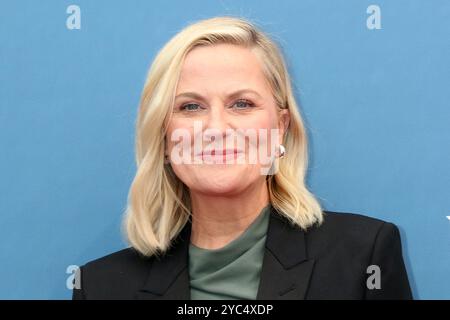 20 ottobre 2024 ca. Amy Poehler all'arrivo per il Newport Beach Film Festival Honors 2024? Programma, Balboa Bay Resort, Newport Beach, CALIFORNIA, 20 ottobre, 2024. crediti: Priscilla Grant/Everett Collection/Alamy Live News Foto Stock